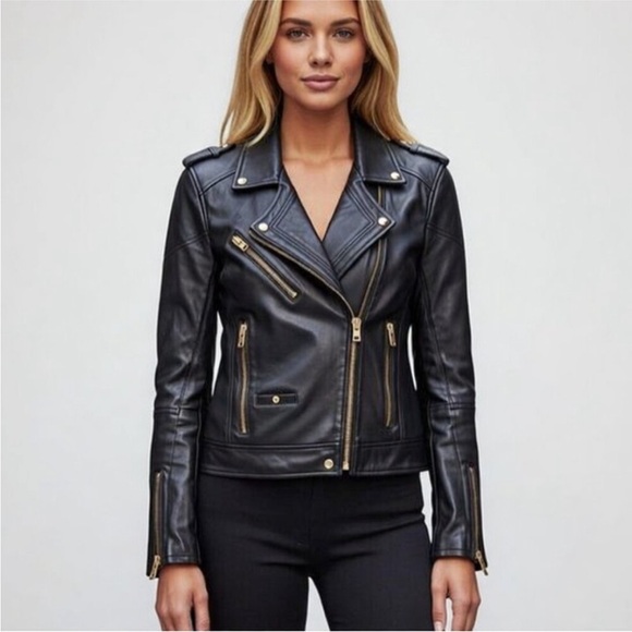 Hello Friends! New items recently added to my closet-Reasonable offers accepted. - Picture 5 of 16